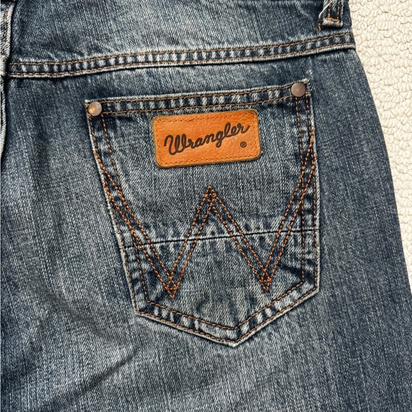Wrangler Retro Slim Straight Jeans - Picture 3 of 7